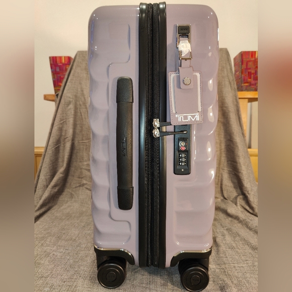 [NWT] Tumi 19 Degree Continental Expandable Carry-On Polycarbonate ($795 Retail) - Picture 3 of 16
